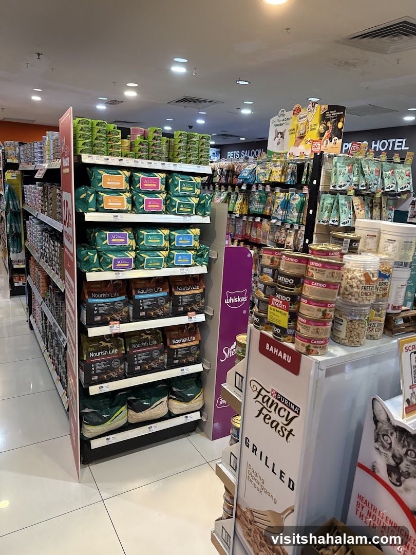 Pet Food Aisle