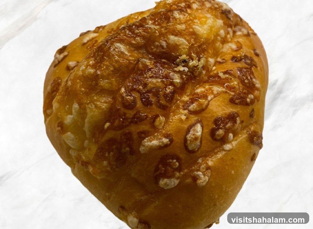 Cheese-Topped Bread Roll