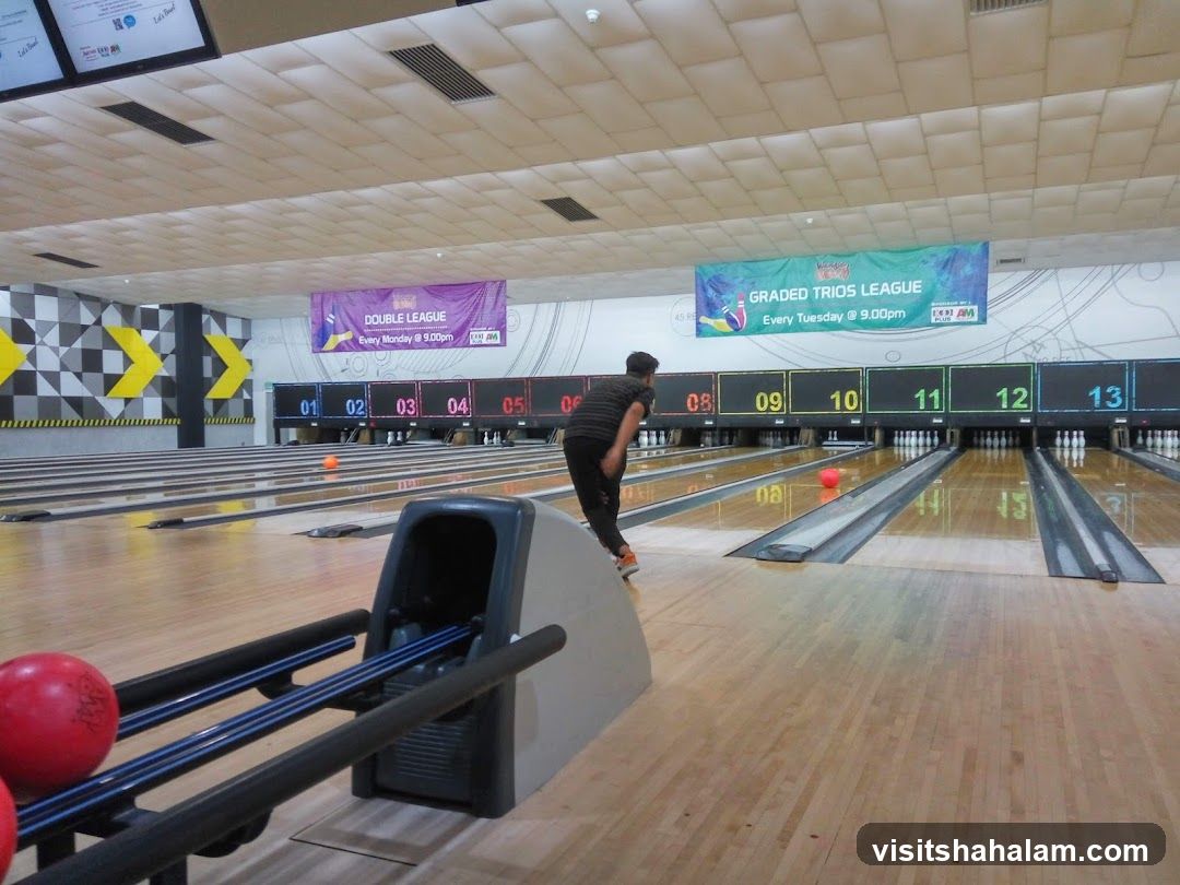 Bowling Alley with Leagues