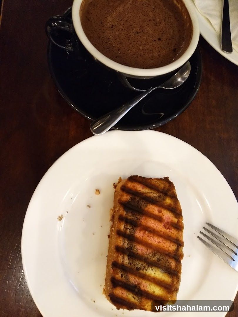 Hot Chocolate and Grilled Cake