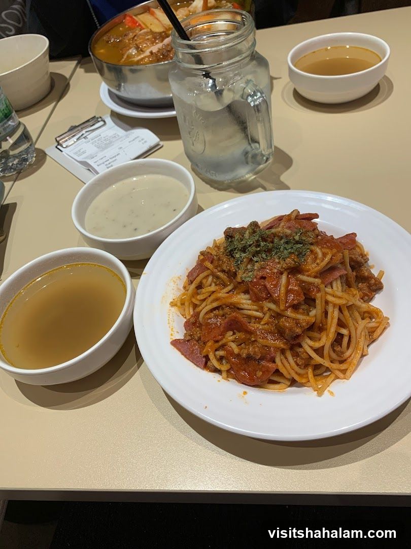 Spaghetti with Meat Sauce and Soup