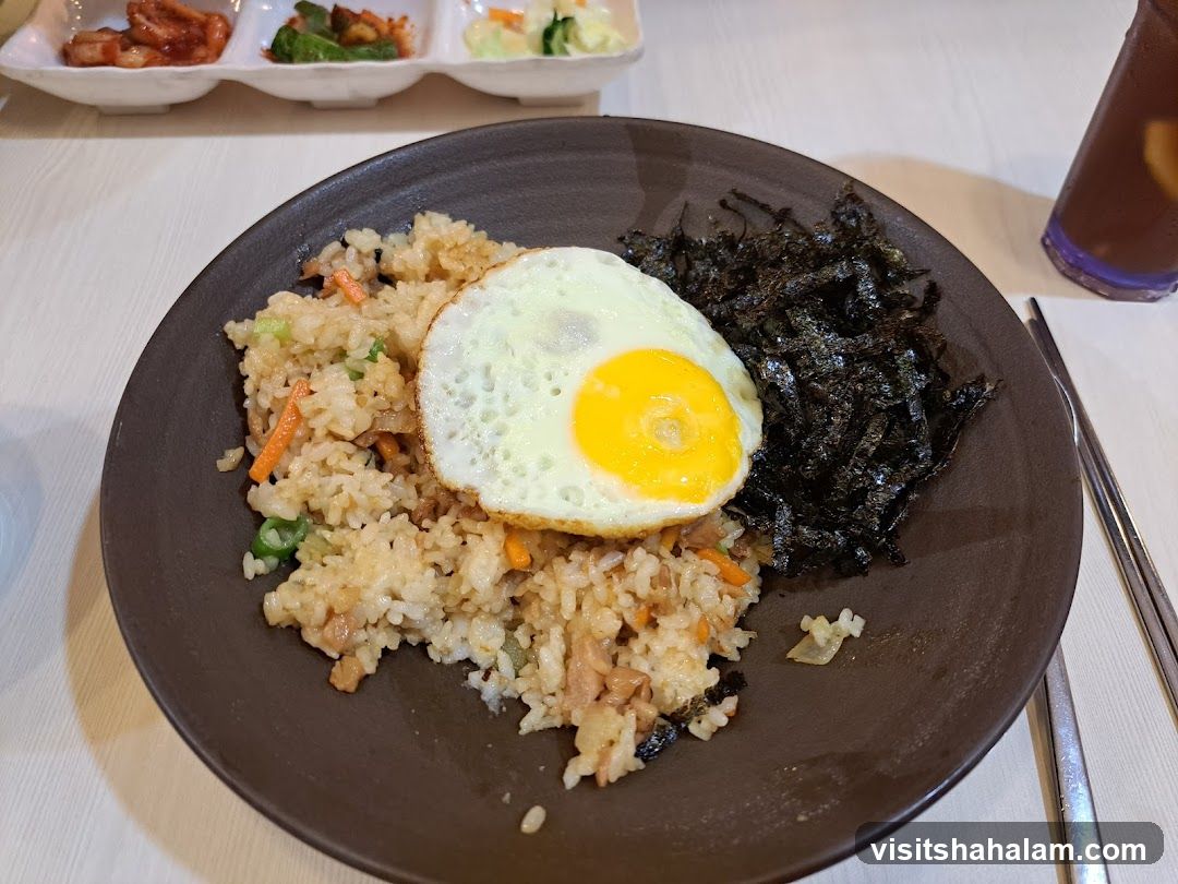 Fried Rice with Egg and Seaweed