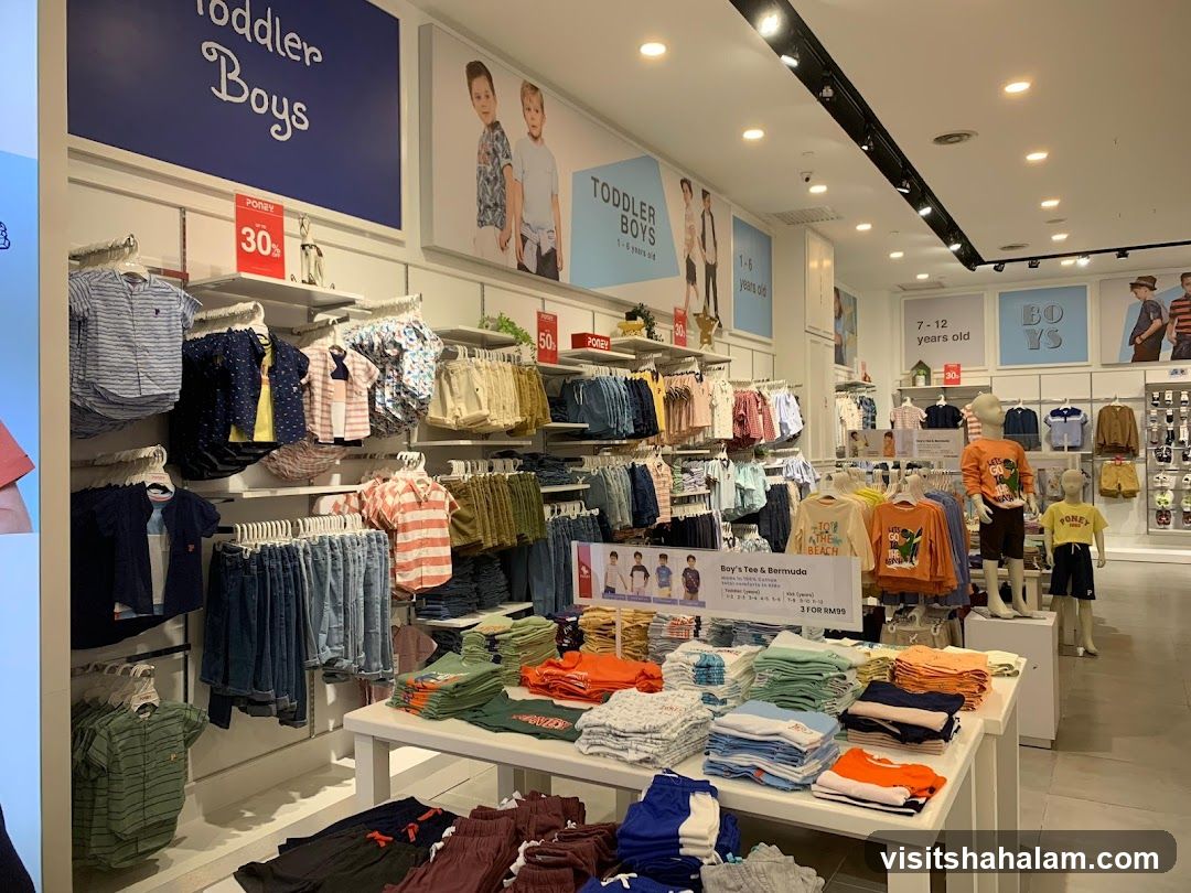 Children's Clothing Store Display