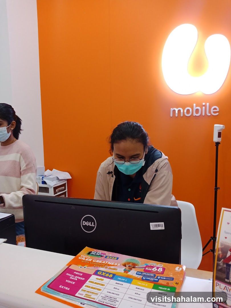 U Mobile Store Counter