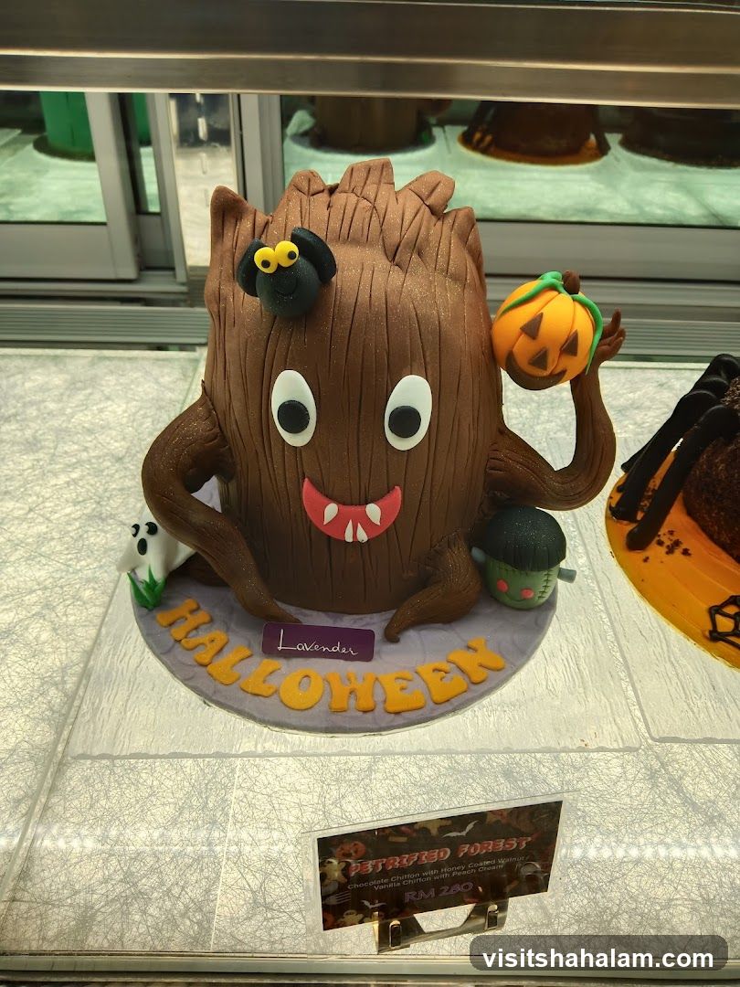 Halloween Tree Cake