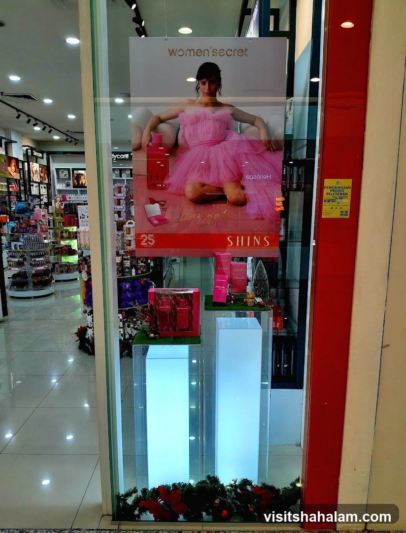 Women's Secret Display