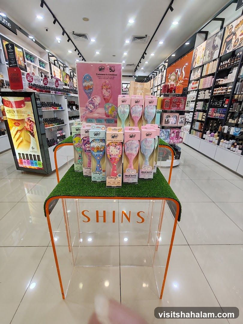 Wet Detangling Brushes Display