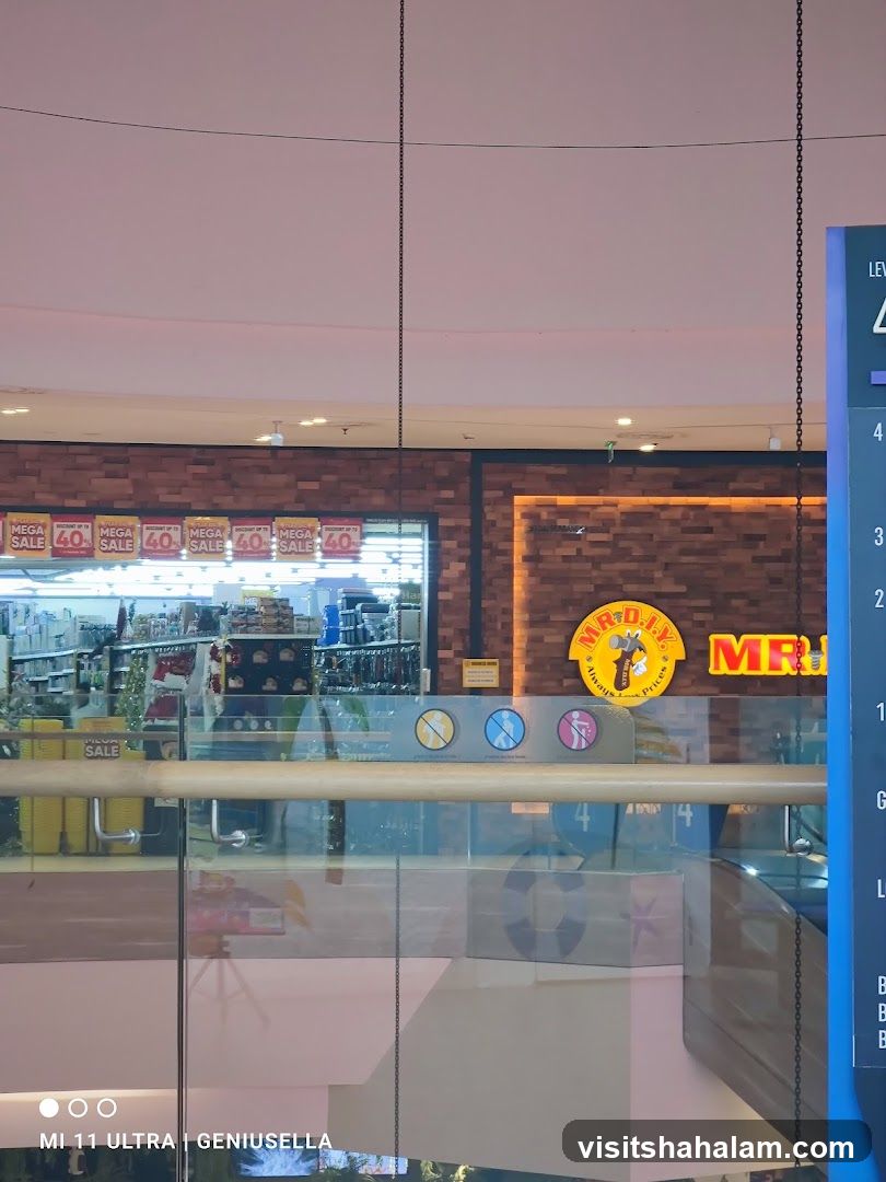 MR. D.I.Y. Storefront