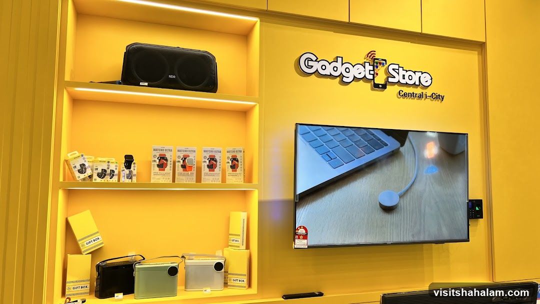 Gadget Store Display