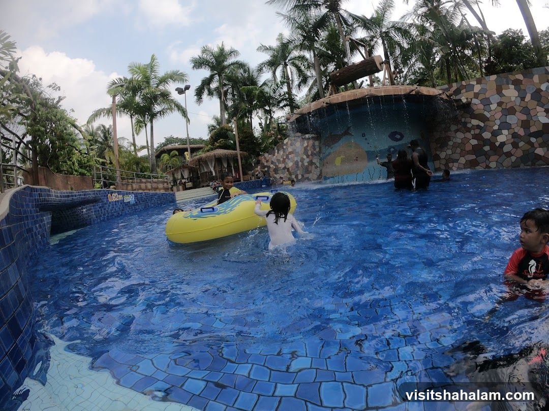 Water Park Wave Pool
