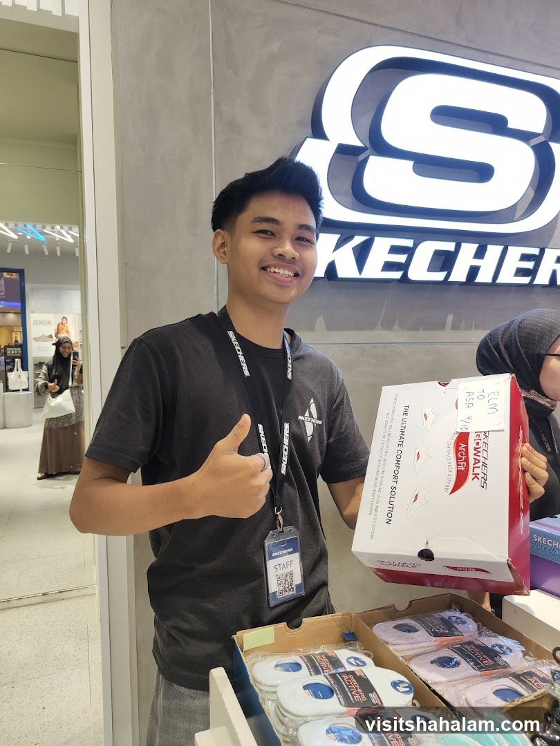 Skechers Staff Member with Shoe Inserts