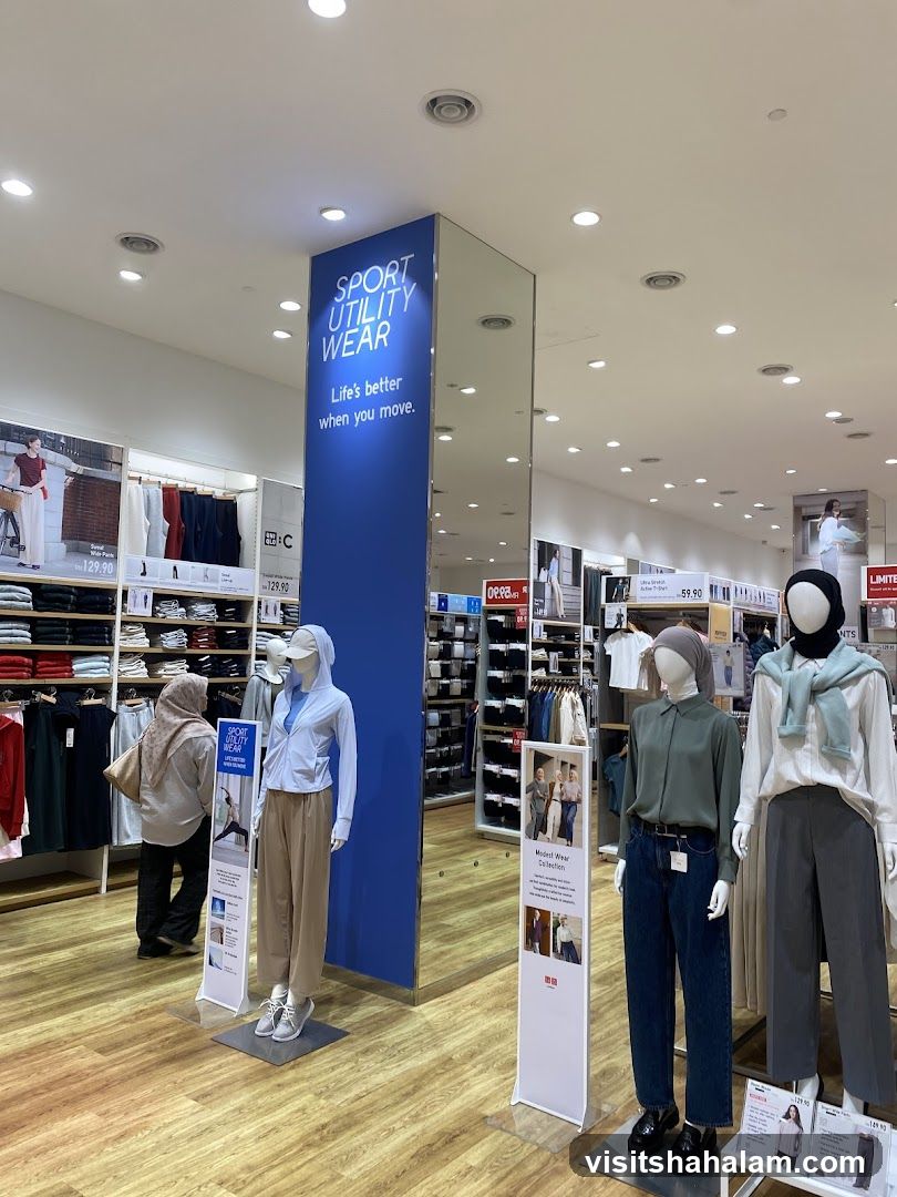Uniqlo Sport Utility Wear Display
