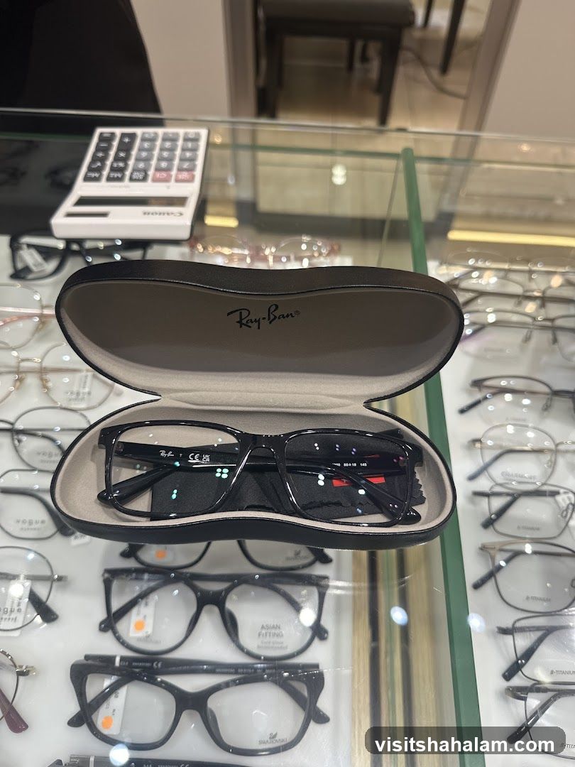 Eyeglasses Display