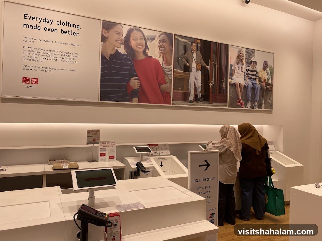 Uniqlo Store Interior