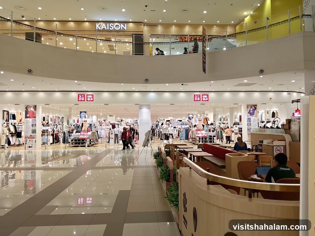 Uniqlo Store Entrance and Seating Area