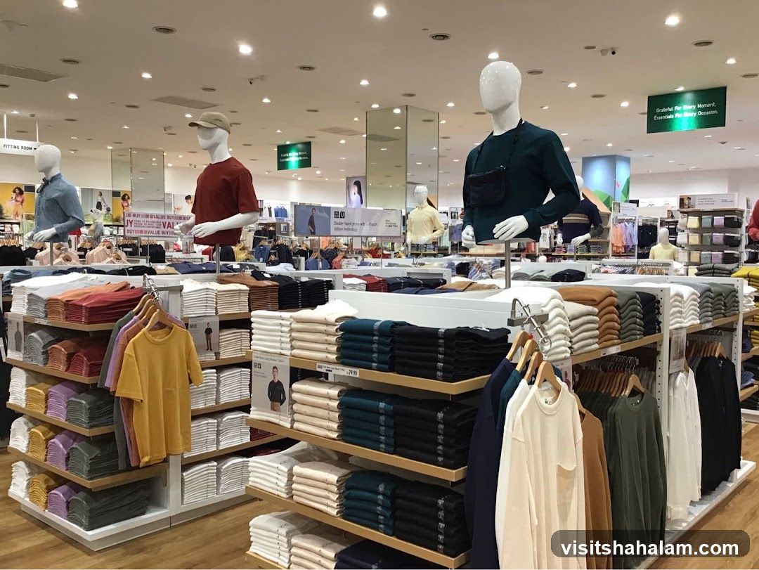Uniqlo Store Interior