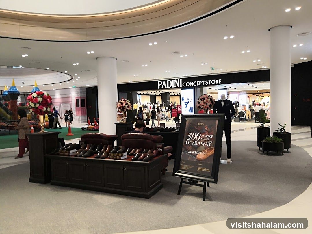 Padini Concept Store Entrance