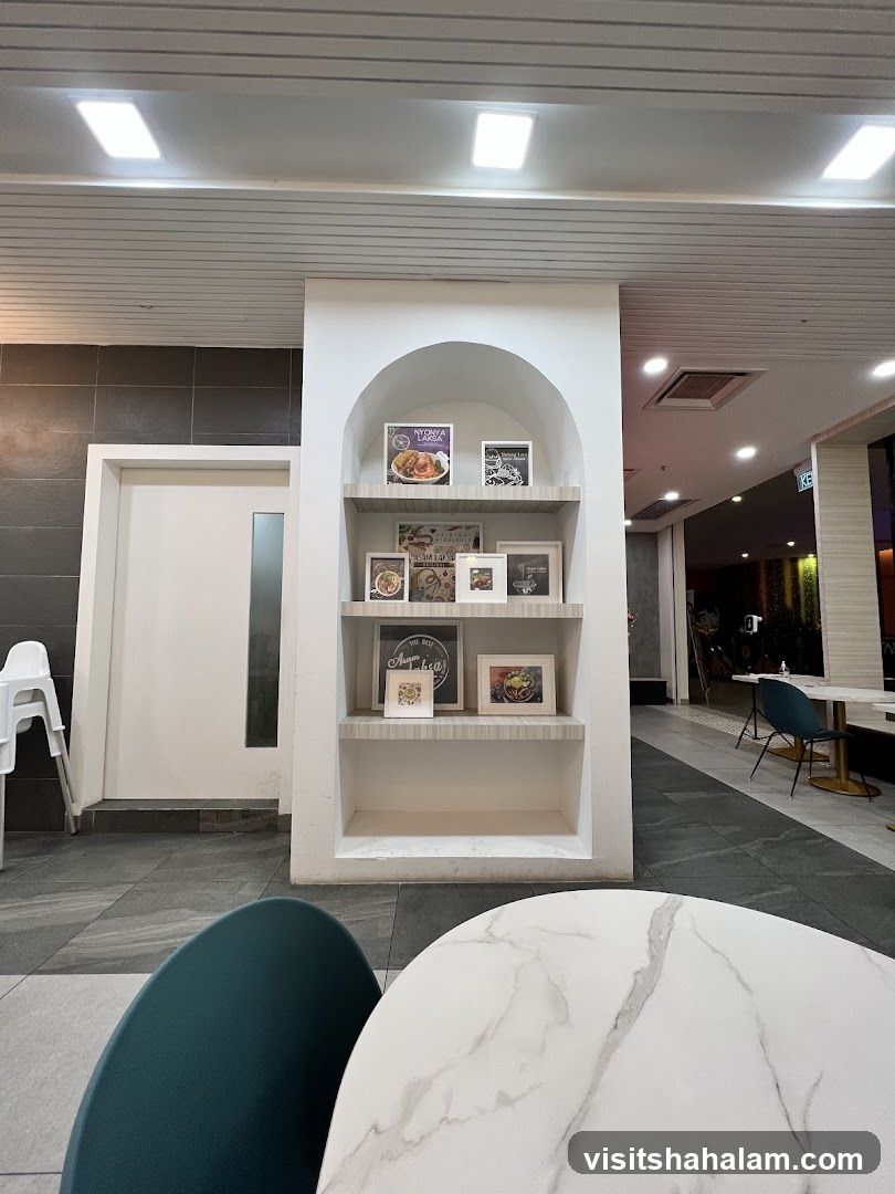 Restaurant Interior Decor