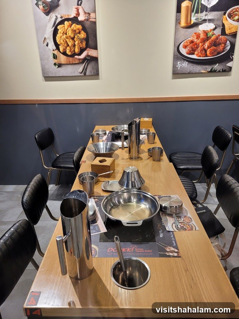 Restaurant Dining Table Setup