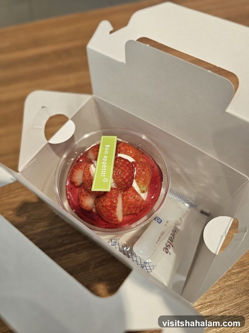 Strawberry dessert in a box