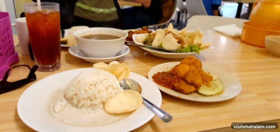 Table with food and drinks