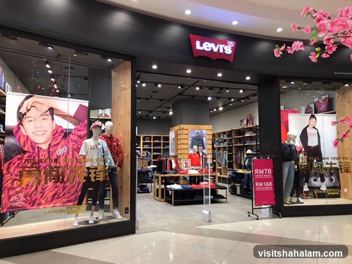 Levi's