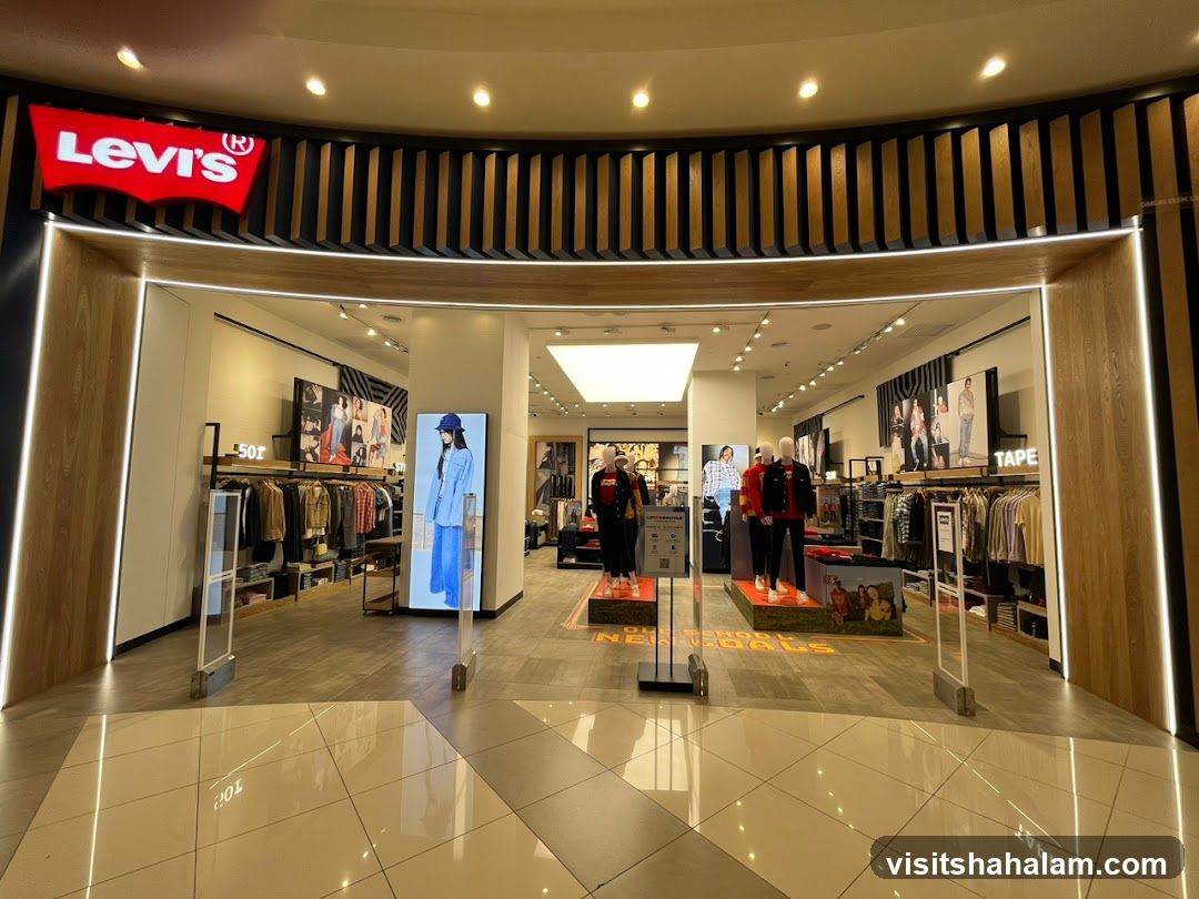 Levi's