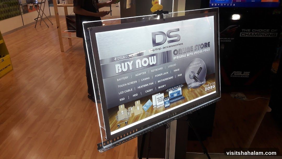 DS Laptop Accessories Advertisement