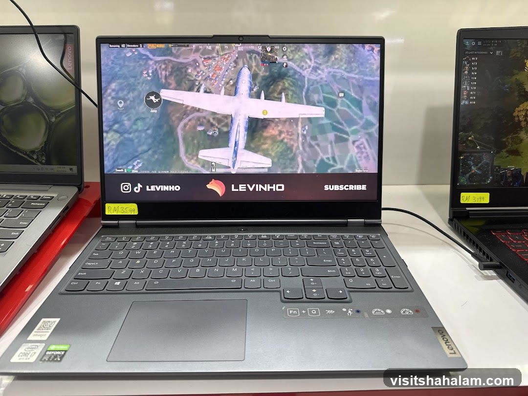 Gaming Laptops Display