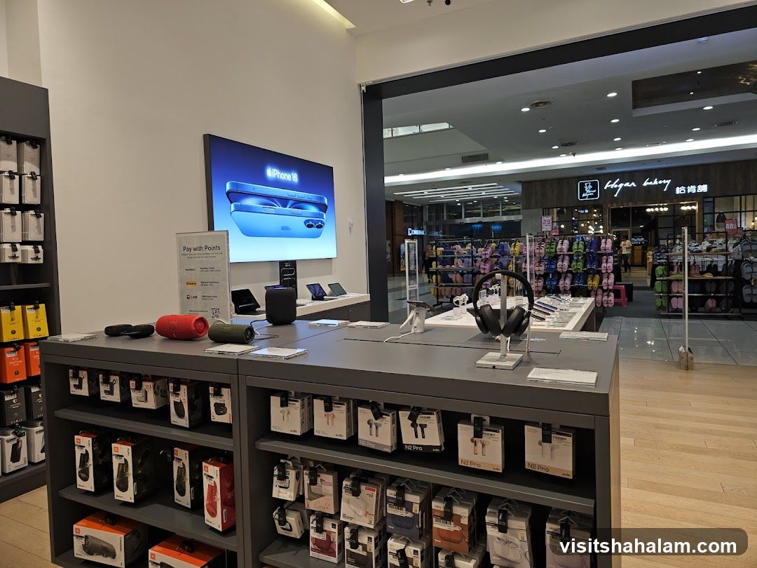 Electronics Store Display