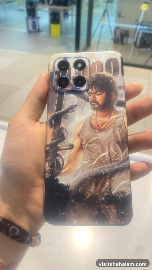 Phone case with movie character design