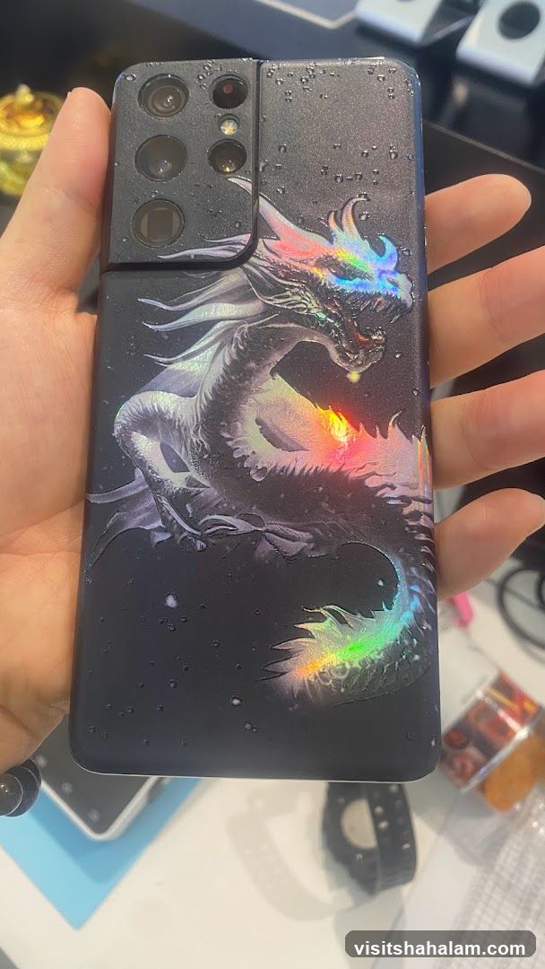 Phone case with dragon design