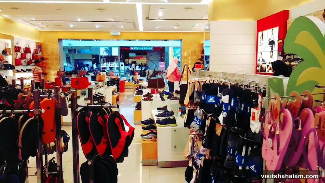Footwear and Accessories Store