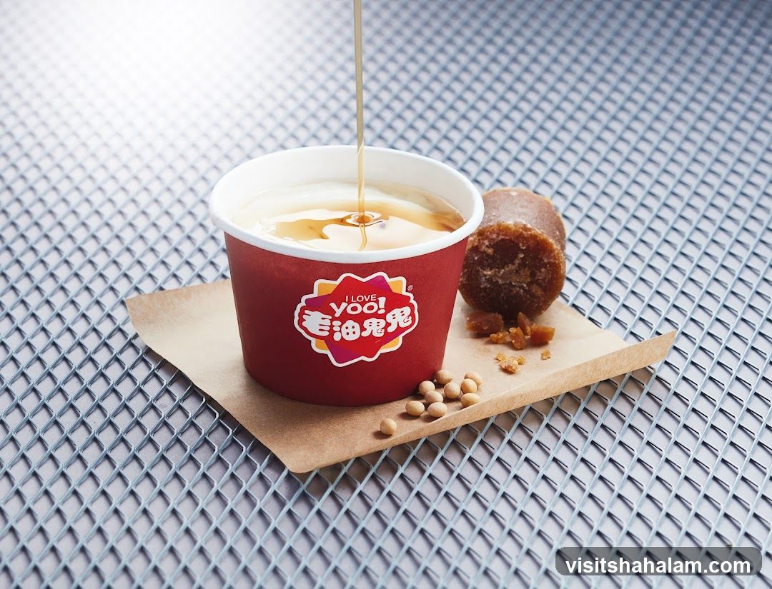 Soy milk with brown sugar and soybeans