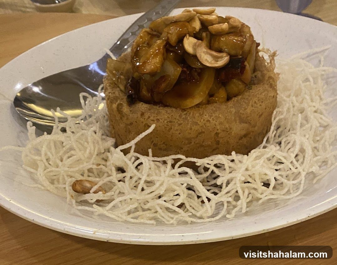 Fried Taro Nest with Cashew Chicken