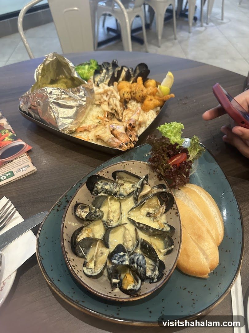Seafood Platter and Mussels