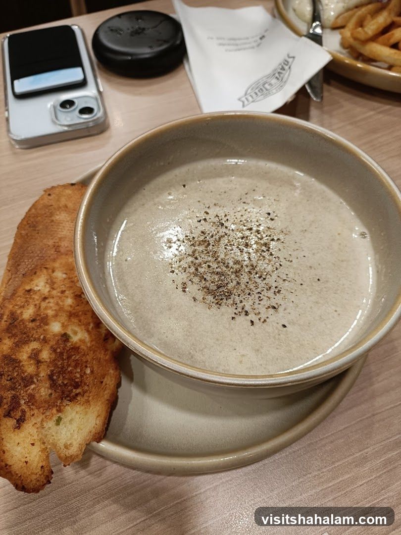 Mushroom Soup with Toast