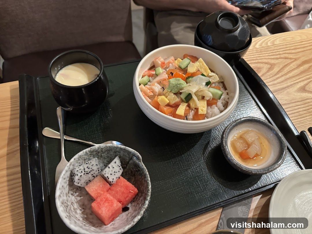 Chirashi Bowl Meal