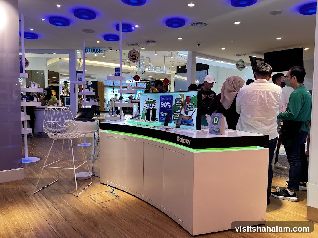 Electronics Store Display
