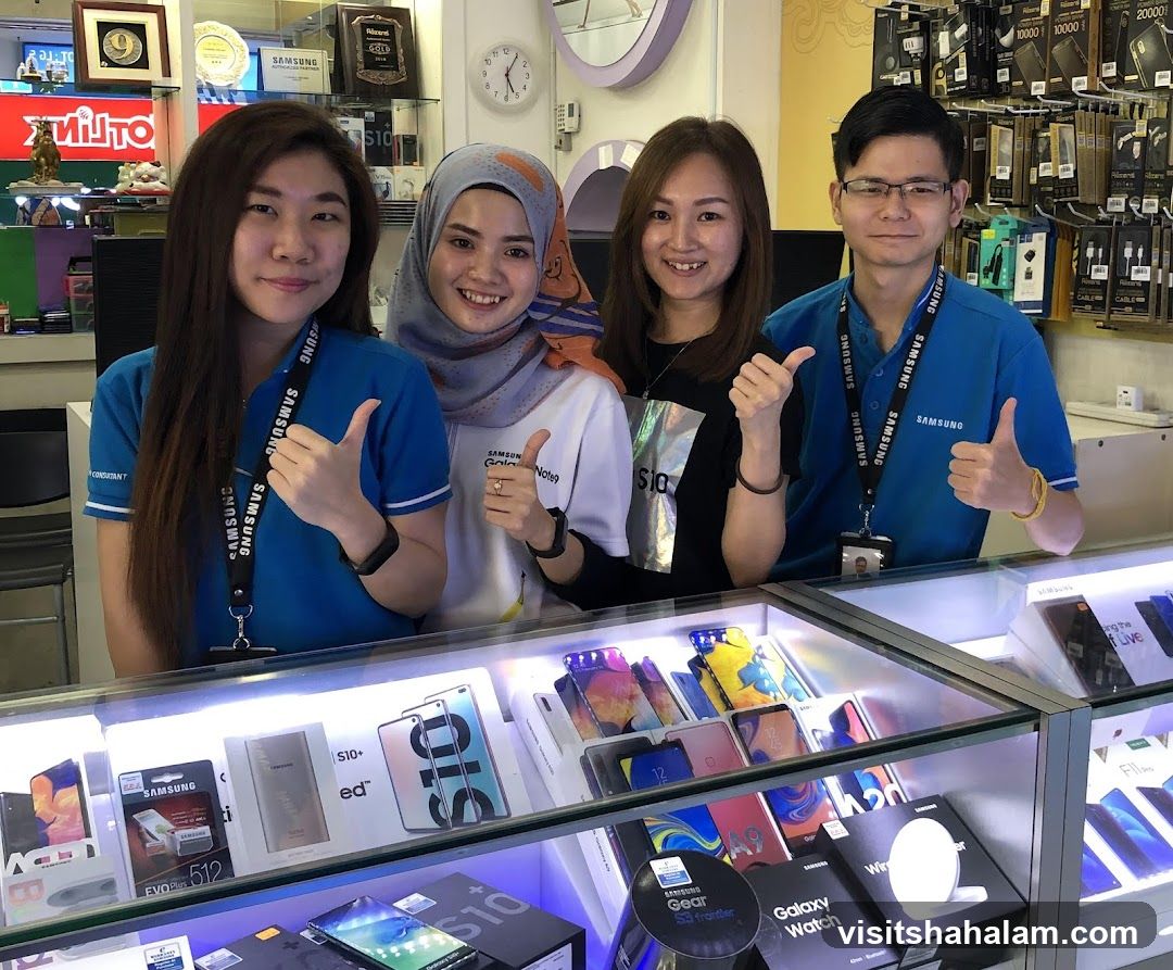 Samsung store employees
