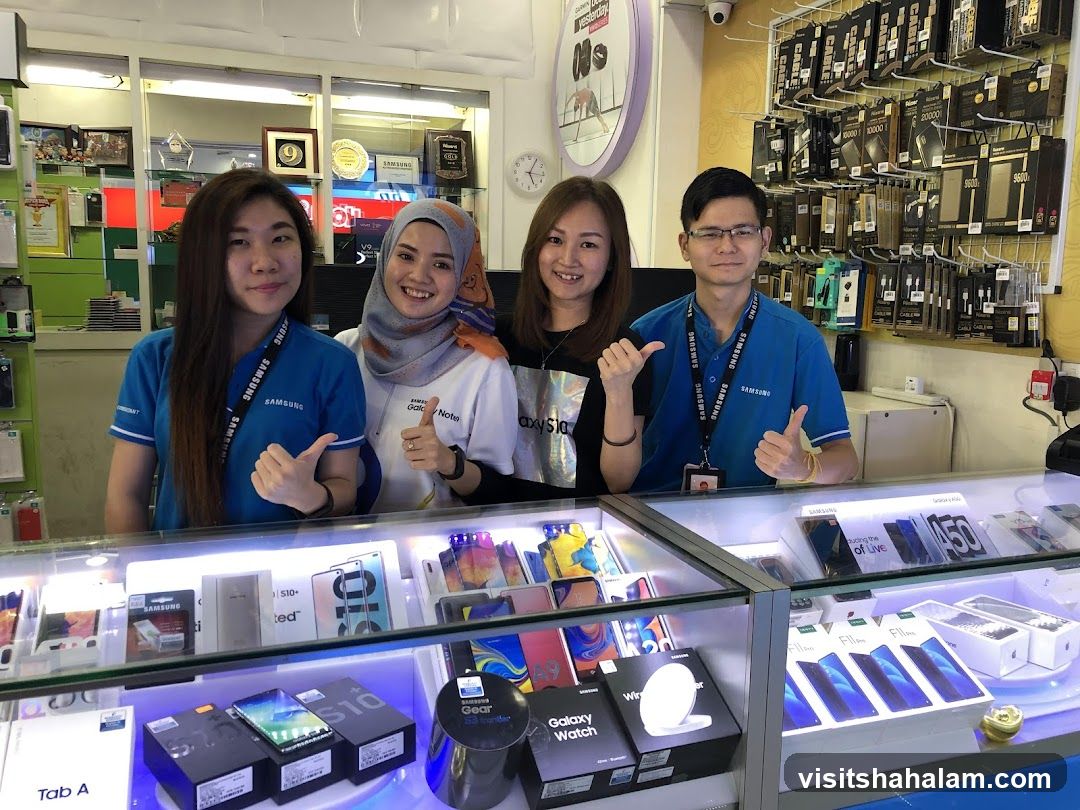 Samsung store staff