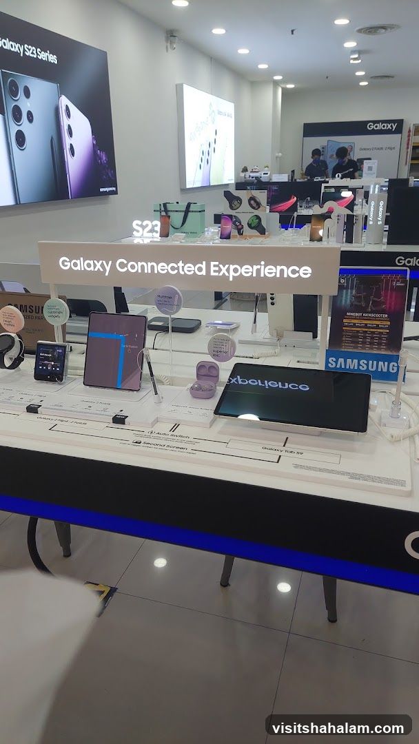 Samsung Galaxy Store Display