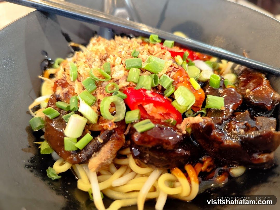 Noodles with Meat and Vegetables