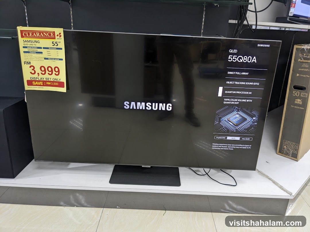 Samsung QLED TV Display Set