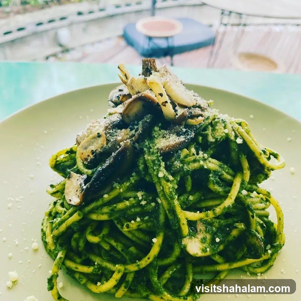 Pasta with Mushrooms and Pesto