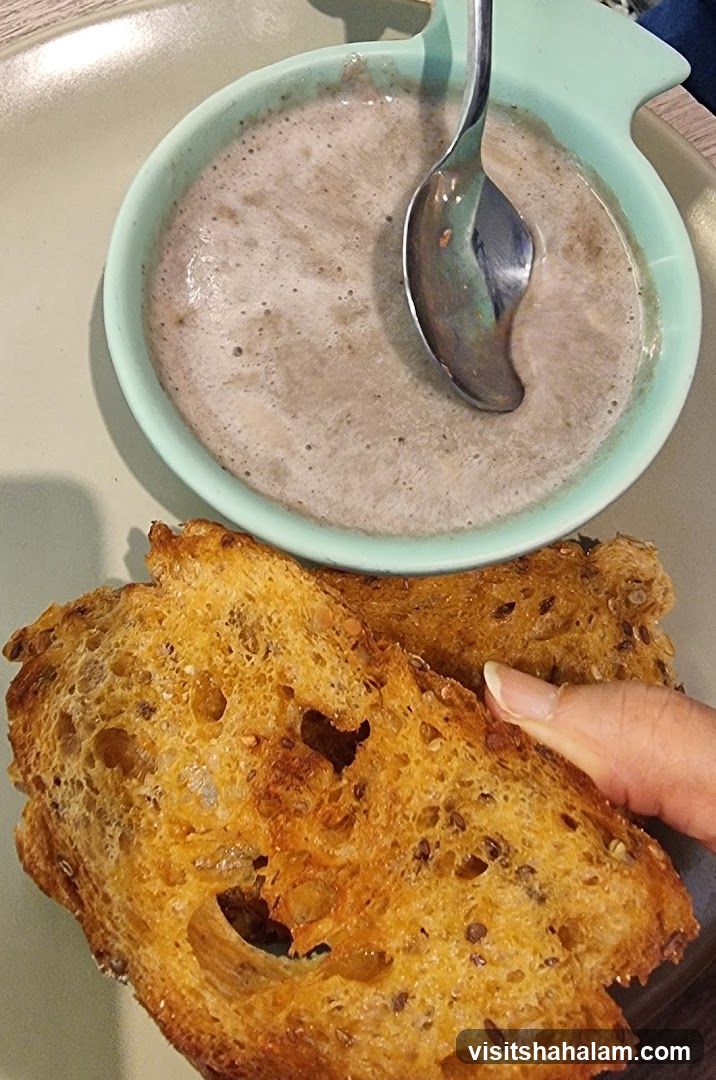 Mushroom Soup with Toasted Bread