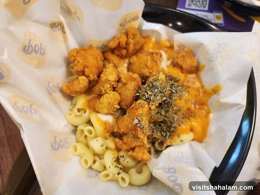 Macaroni and Cheese with Fried Chicken