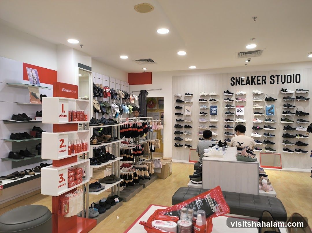 Sneaker Studio Interior