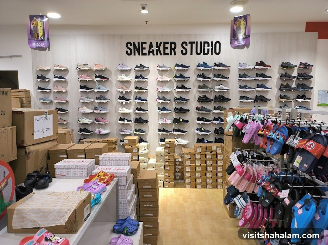 Sneaker Studio Interior
