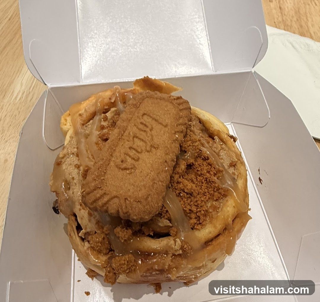 Cinnamon Roll with Lotus Biscoff Cookie